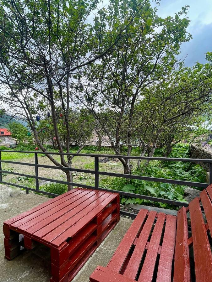 Piligrim Kazbegi Hotel Bagian luar foto